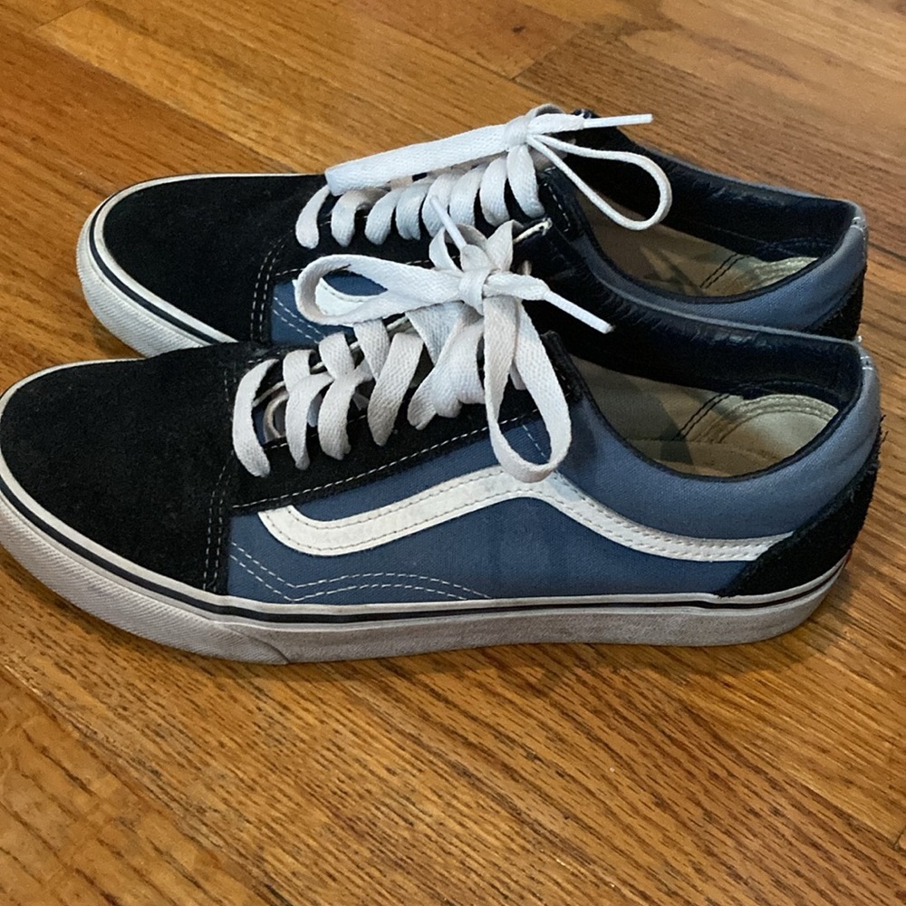 Vans Era Shoe - men’s size 7, ladies 8.5